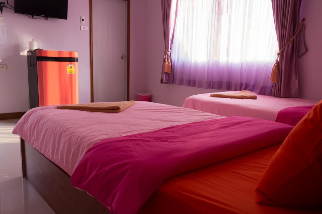 Hotel Rak Ban Kerd House Ko Sichang Zimmer foto